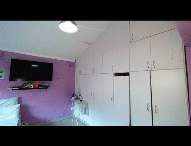 3 BEDROOM FREESTANDING FOR SALE IN CHASEDENE